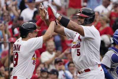 Mikolas hurt in return, Molina hits HR as Cardinals top Cubs