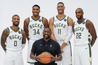 NBA Playoffs Bucks-Hawks: Watch Giannis Antetokounmpo Hold Trophy On Court  After Game 6 - Sports Illustrated Indiana Pacers news, analysis and more