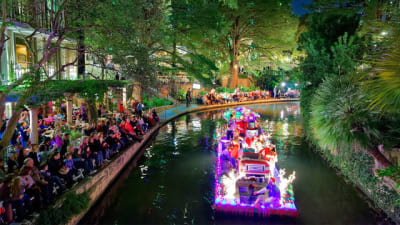 San Antonio Christmas River Parade Route 2022 Ford Holiday River Parade Returns For 40Th Year