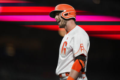 Longoria's 4th homer in 4 games lifts Giants over Reds