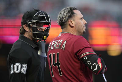 Photo: Arizona Diamondbacks Eduardo Escobar Misses Catch