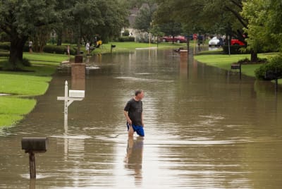 Mattress Mack hosts gathering to reunite with Hurricane Harvey victims who  used Gallery Furniture as shelter - ABC13 Houston