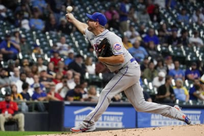 PHOTOS: Mets ace Scherzer pitches to sold-out crowd at Dunkin