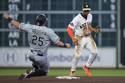 Vladimir Guerrero Jr., Sr. reunite at Angels' home opener