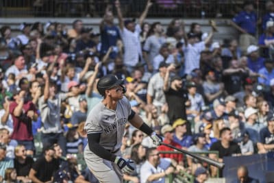 Aaron Judge hits HRs No. 58 and 59, moving him two shy of tying