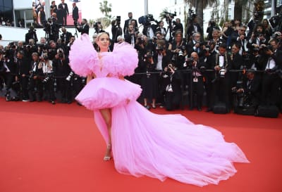 Tom Cruise & Jennifer Connelly - Red carpet entrance of Top Gun: Maverick -  Festival de Cannes