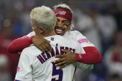 Francisco Lindor turns on the BURNERS and SPRINTS all the way home for Team Puerto  Rico! 