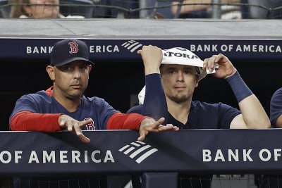 Red Sox manager Cora recovered from COVID, rejoins team