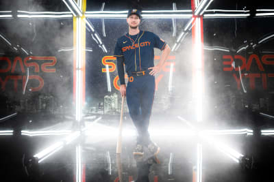 Astros wearing gold-themed uniforms in 2 games