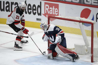 T.J. Oshie scores twice, Capitals come 