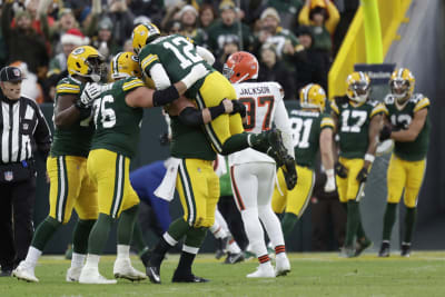 Playoff Hopes for Packers, Dolphins on Diverging Paths