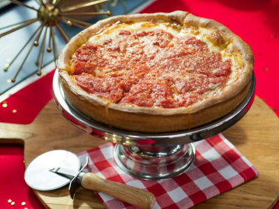 Best deep dish sales pizza near me