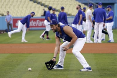 Cox High alum Chris Taylor hits 3 HRs, Dodgers beat Braves 11-2 to