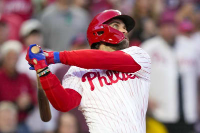 Bryce Harper hits 2 HRs as Phillies pound Braves in Game 3 of NLDS