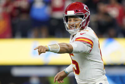 Patrick Mahomes, Chiefs edge Chargers on 's first 'Thursday