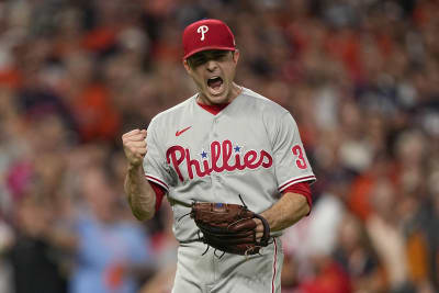 Hoskins' RBI in 9th rallies Phillies past Marlins 3-2