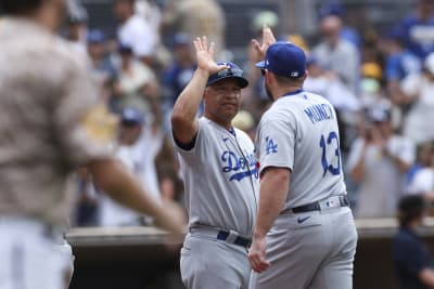 Muncy HR, Dodgers beat Kazmir, Giants for 6th straight win