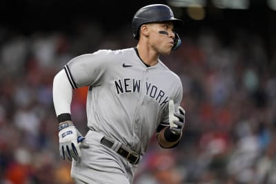 Aaron Judge, Alek Manoah prevent benches from clearing after hit