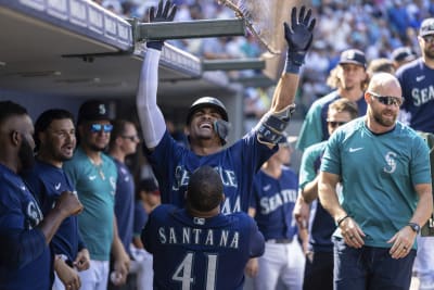 Seattle Mariners fans need this Julio Rodriguez 'No Fly Zone' shirt