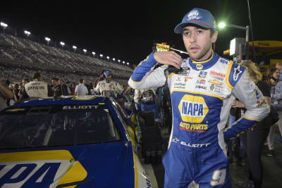 Chase Elliott signs 5-year extension 