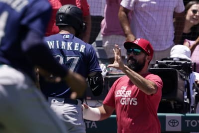 M's, Angels get in big brawl after inside pitches, 8 ejected
