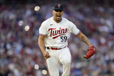 Willi Castro homers twice to propel Twins past Blue Jays