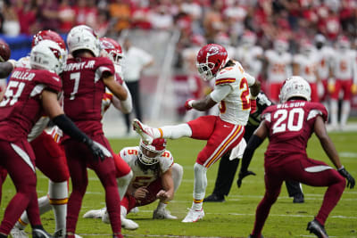 Mahomes throws a touchdown pass as Chiefs roll to 38-10 preseason win over  the Cardinals - The San Diego Union-Tribune