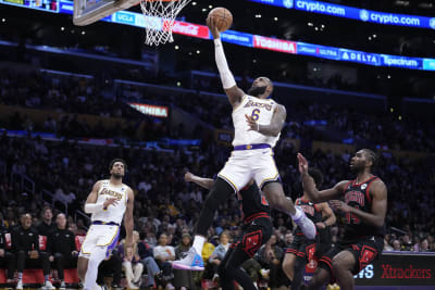 Donovan Mitchell scores 37, but LeBron James fuels Lakers' 4th