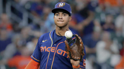 Astros Jeremy Peña Does This Gesture After Home Runs & The Reason