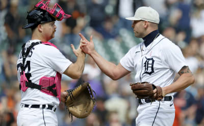 Javier Baez, Tigers come back to beat Mariners