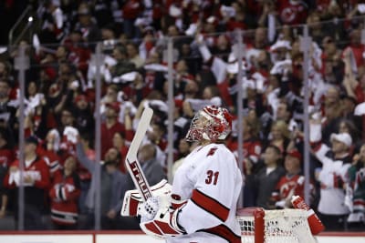 Martin Necas helps Hurricanes take 3-1 series lead vs. Devils