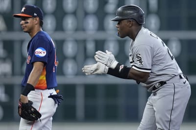 Alvarez's bases-clearing double sends Astros past White Sox