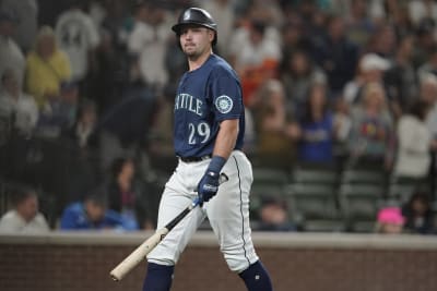 For the second consecutive day, Jonah Heim delivers Rangers a walkoff win  vs. Mariners