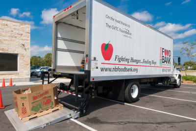 new braunfels food bank volunteer