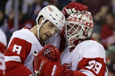 Bruins Thump Hurricanes 6-2, Take 2-0 Lead In East Final