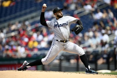 Marlins Anniversary: Fish rally to beat Indians in 11, win World