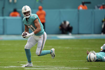 Dolphins sign TE Durham Smythe to contract extension