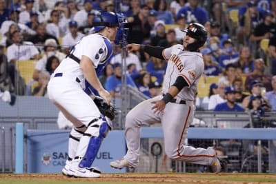 Dodgers congratulate 'tremendous competitor' Buster Posey on