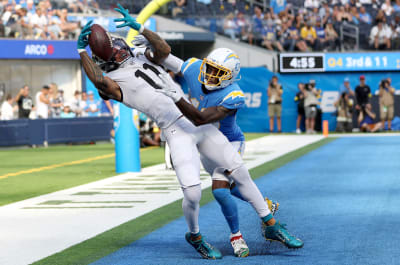 Lawrence, Jaguars rout ailing Herbert, Chargers 38-10