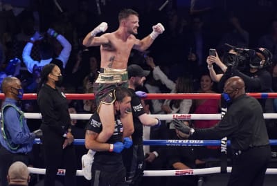 Taylor unanimously outpoints Ramirez in unification bout