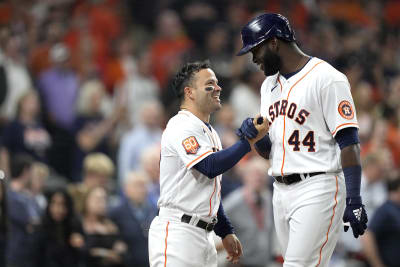 Cortes hurt, leaves after tying 3-run HR in ALCS Game 4