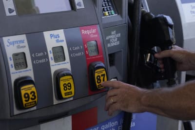 With holiday travel approaching, gas prices continue trending downward