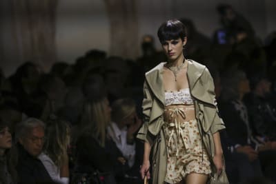 Paris: Dior reinvents itself for its first post-confinement Fashion Week -  Luxus Plus