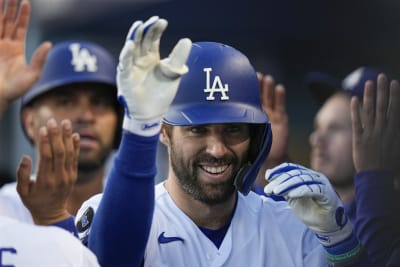 Roberts: Sight of Pujols in Dodgers uniform was 'surreal