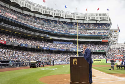 Yankees retire Paul O'Neill's No. 21 jersey; GM Brian Cashman booed - CBS  New York