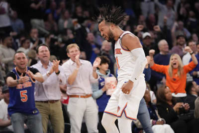 Knicks trade RJ Barrett and Immanuel Quickley to Raptors for O.G.