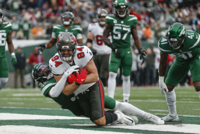 Antonio Brown Storms Off Field During Buccaneers' Win Over Jets - The New  York Times