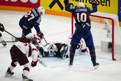 Blais scores 2 as Canada downs Germany 5-2 for record 28th title