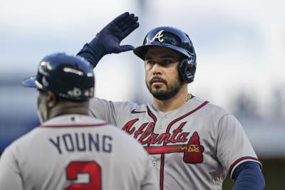 Braves lose Chipper Jones for season with torn ACL