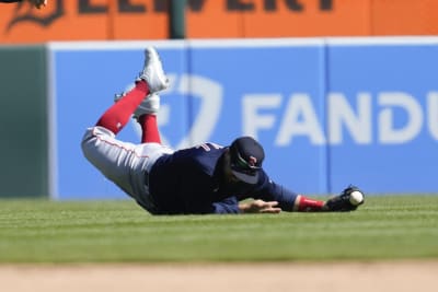 Alex Cora reveals the story behind his new beard